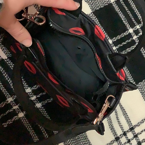 Kate Spade lipstick kisses mini tote purse - Picture 6 of 11